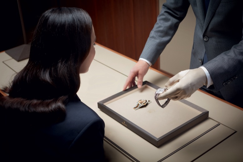 Send Message Hamilton & Inches in Edinburgh, your Official Rolex Retailer